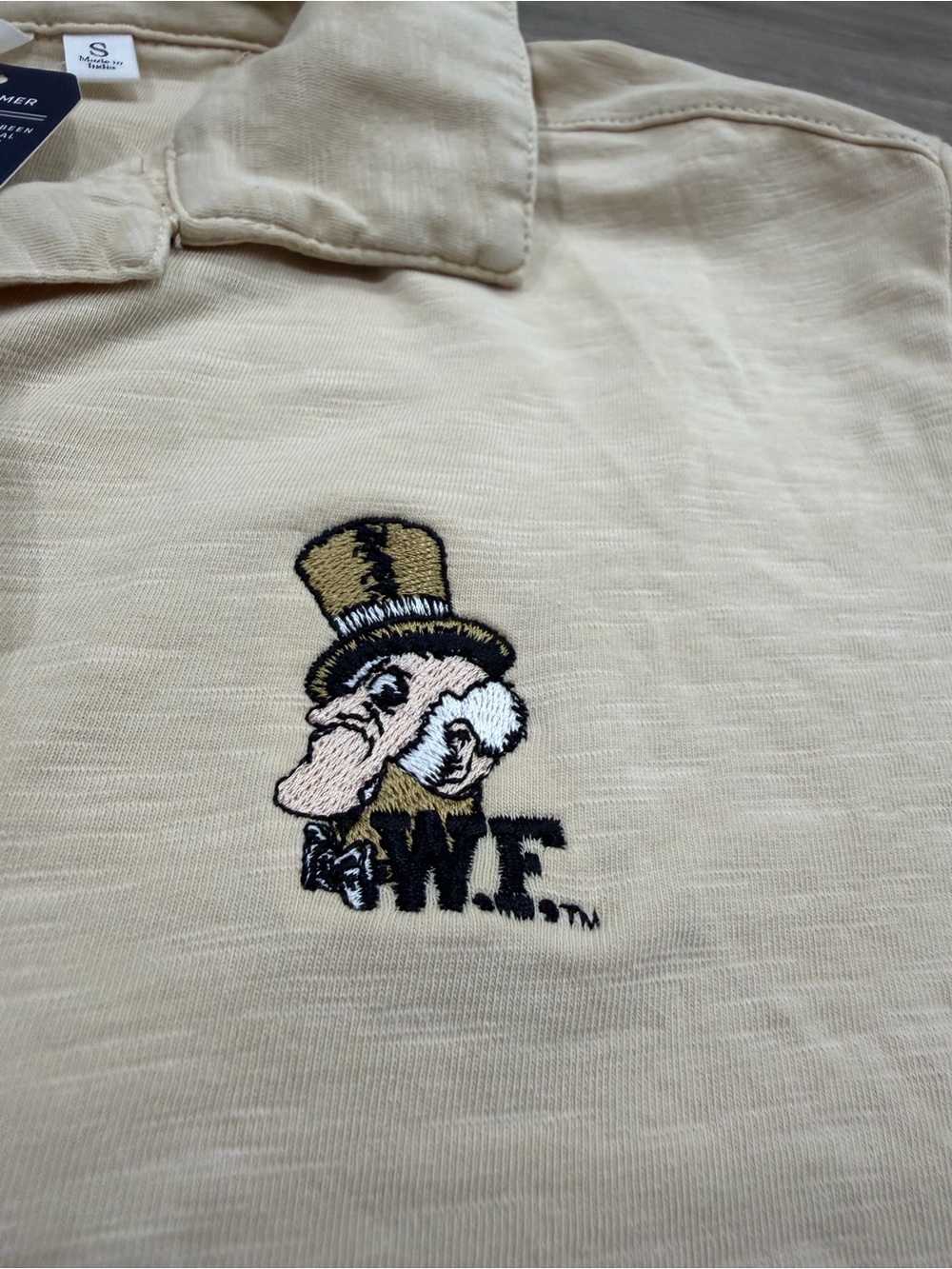Johnnie-O Wake Forest Demon Deacons Polo Shirt Oatmeal NWT - Picture 4 of 6